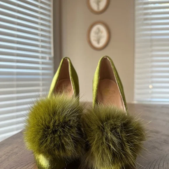 Elegant Green Pom Pom Velvet Women's High Heels - Picture 2 of 6